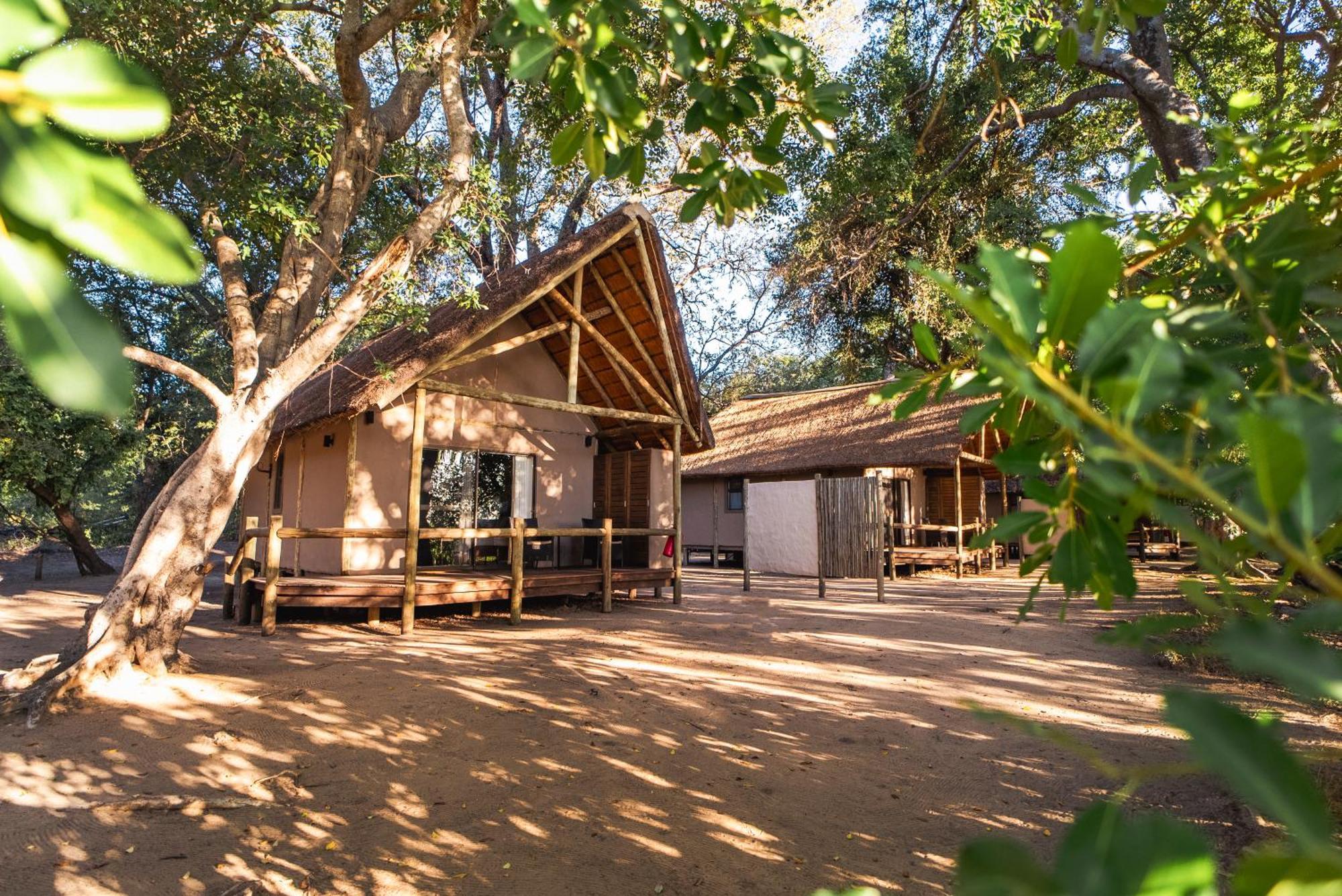 Shakawe River Lodge Exterior photo